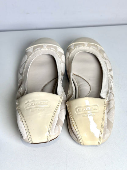Cream W Shoe Size 5.5 Coach Cream Canvas Patent Leather Trim Women's Pre-owned Flats