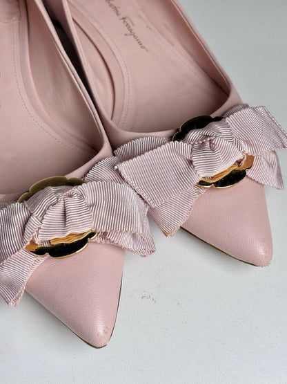 Light Pink W Shoe Size 7.5 Salvatore Ferragamo Light Pink Leather Scallop Pre-owned Pump
