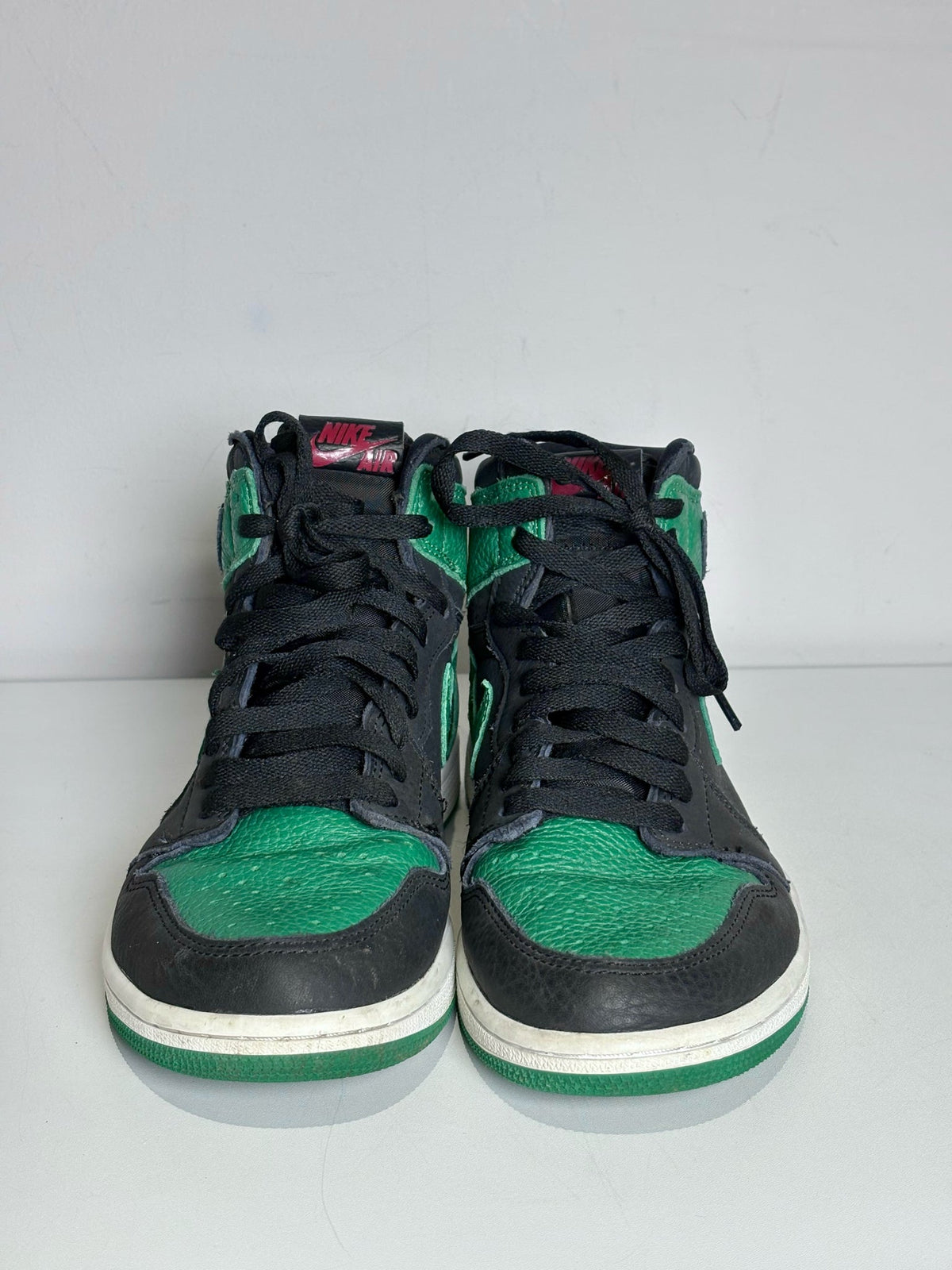 Green, Black W Shoe Size 8 Nike Pine Green, Black Leather Women's Pre-owned Sneakers