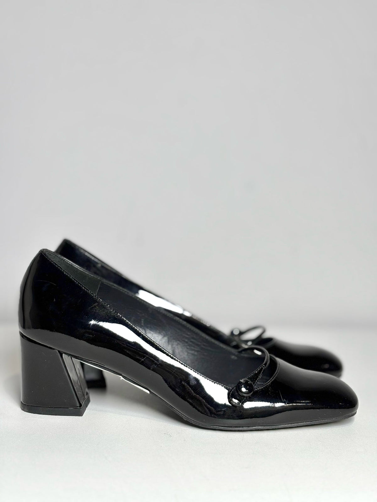 Black W Shoe Size 8.5N Stuart Weitzman Black Patent Leather Women's Pre-owned Pump