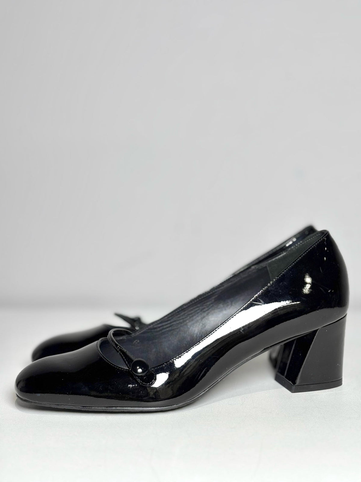 Black W Shoe Size 8.5N Stuart Weitzman Black Patent Leather Women's Pre-owned Pump