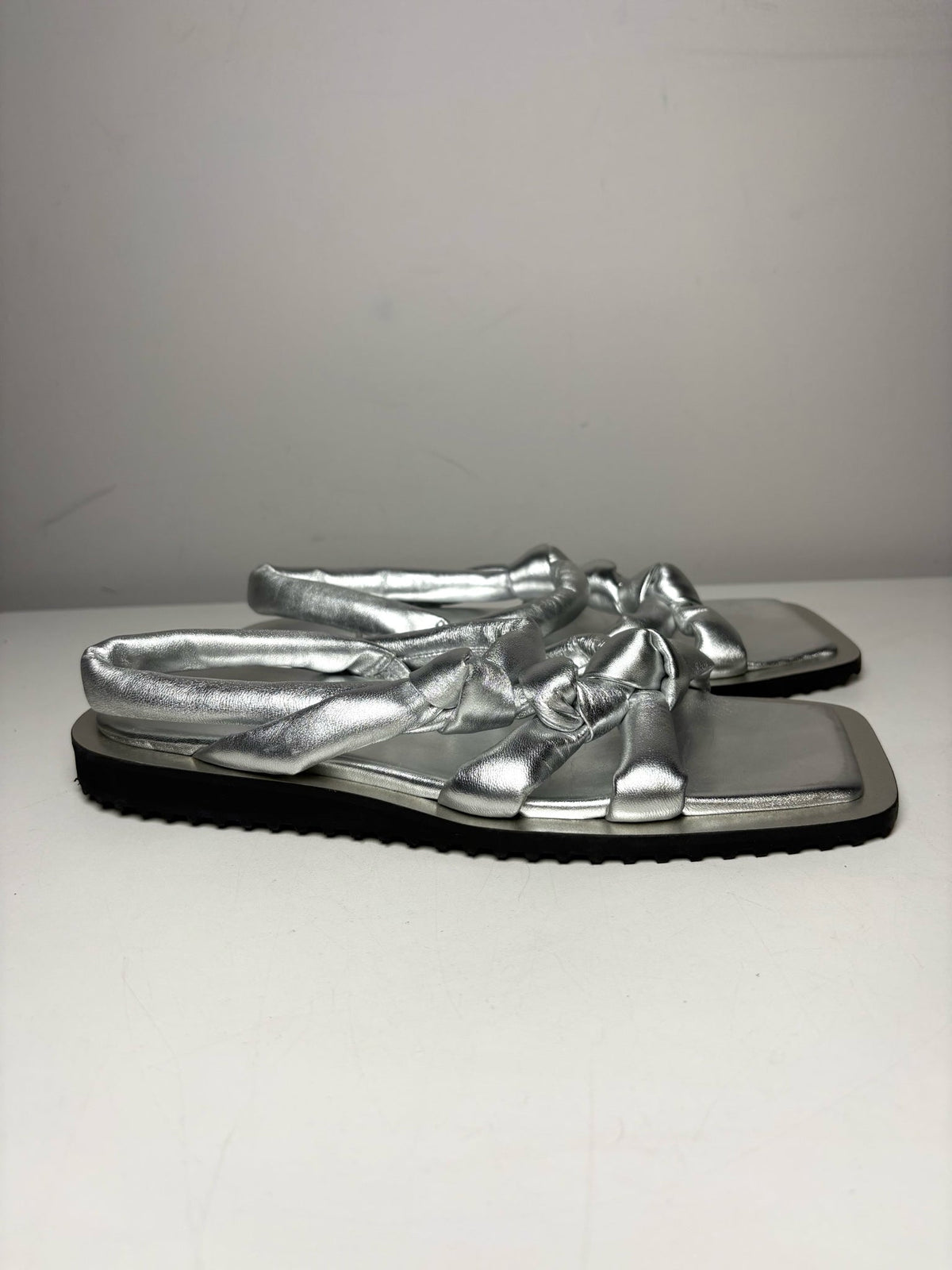 Metallic Silver W Size 37.5/38 (Estimated) Tibi Byron Metallic Silver Lambskin Pre-owned Flats