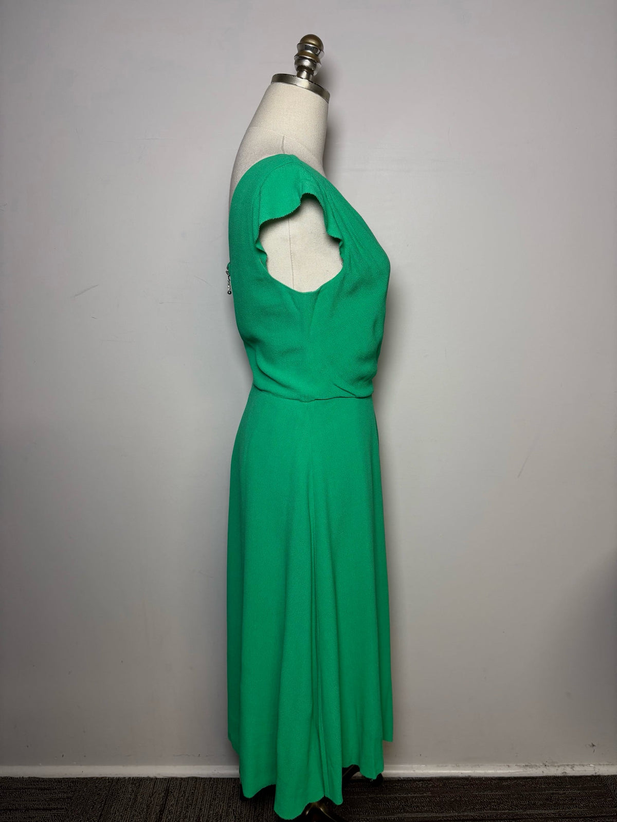 8 Women Size 8 Kate Spade New York Green Flowy Tea Length Pre-owned Dress