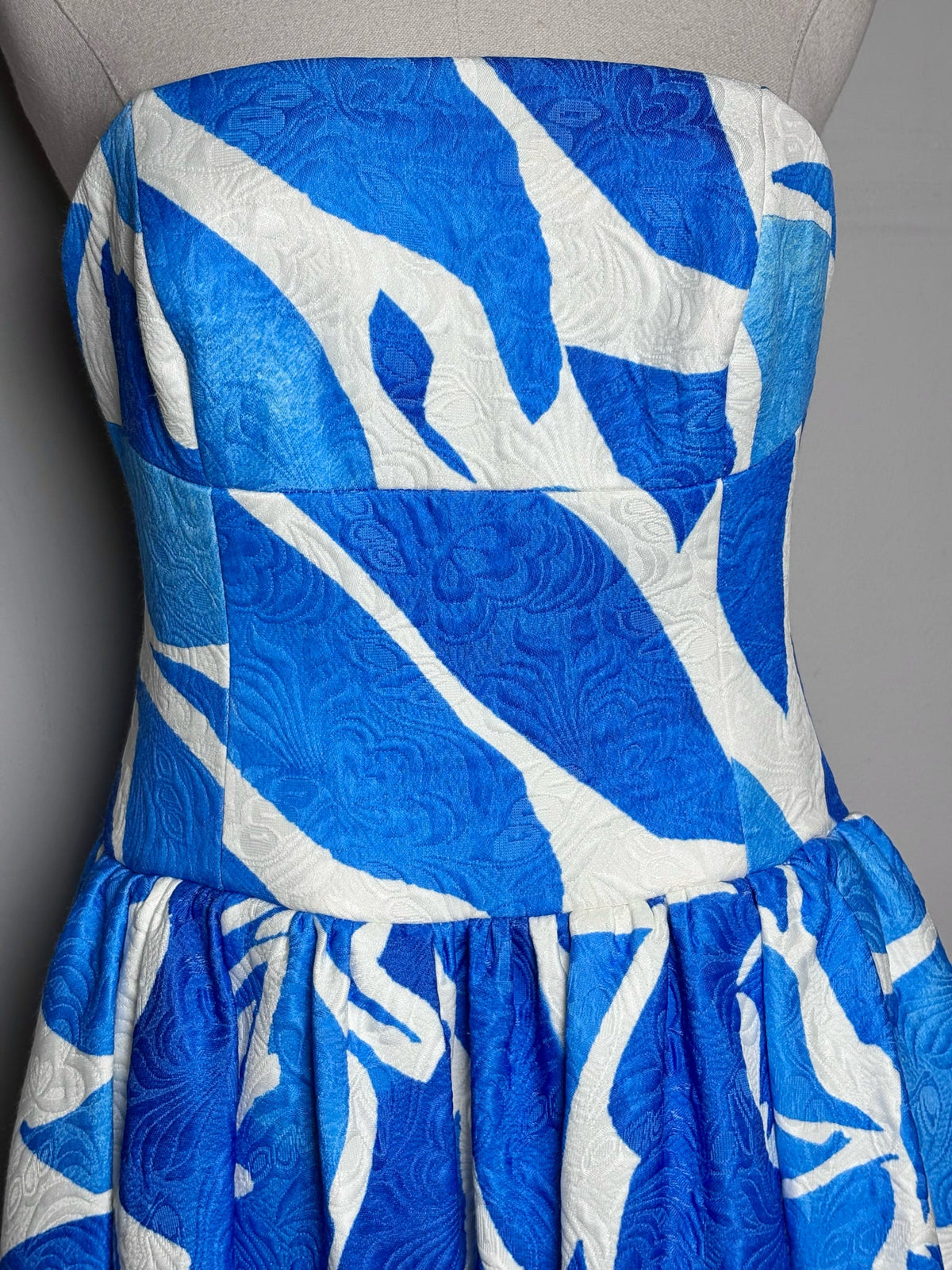 S (Estimate) Women Size S Milly Annette Dream Rose Blue, White Ballgown NWT Pre-owned
