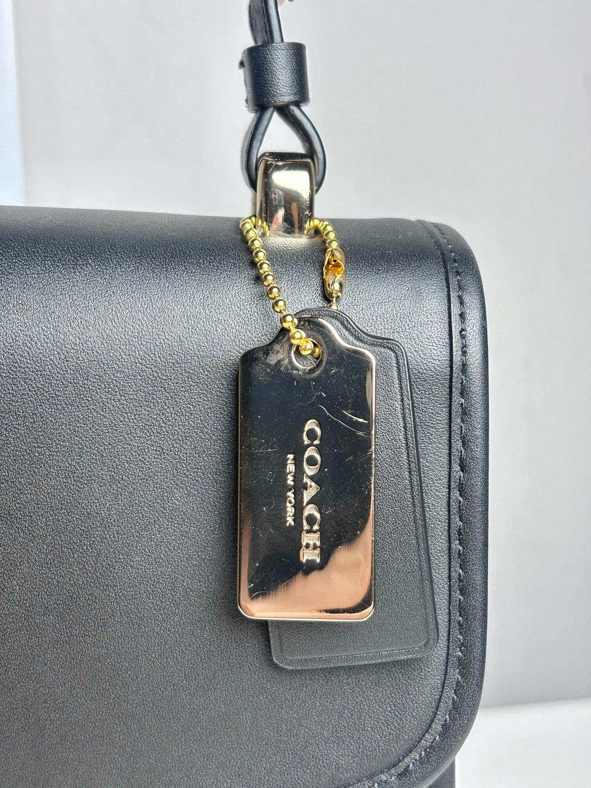 Women's Coach 2016 Page Shoulder Leather Pre-owned Black Bag