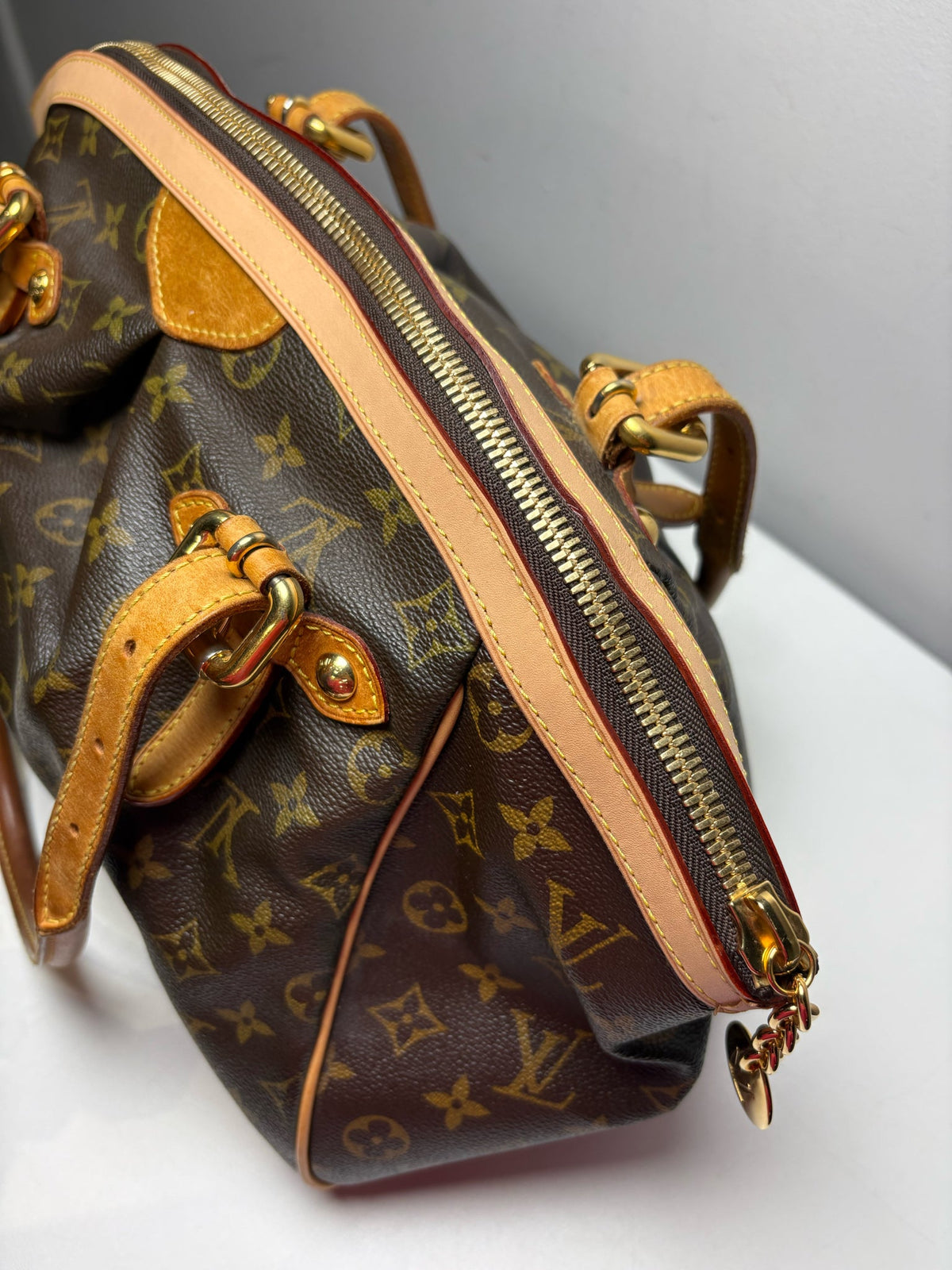 Women's Louis Vuitton Tivoli GM 2007 Monogram Coated Canvas Vachetta Leather Pre-Owned Tote Purse - VIDA STYLE SHOP