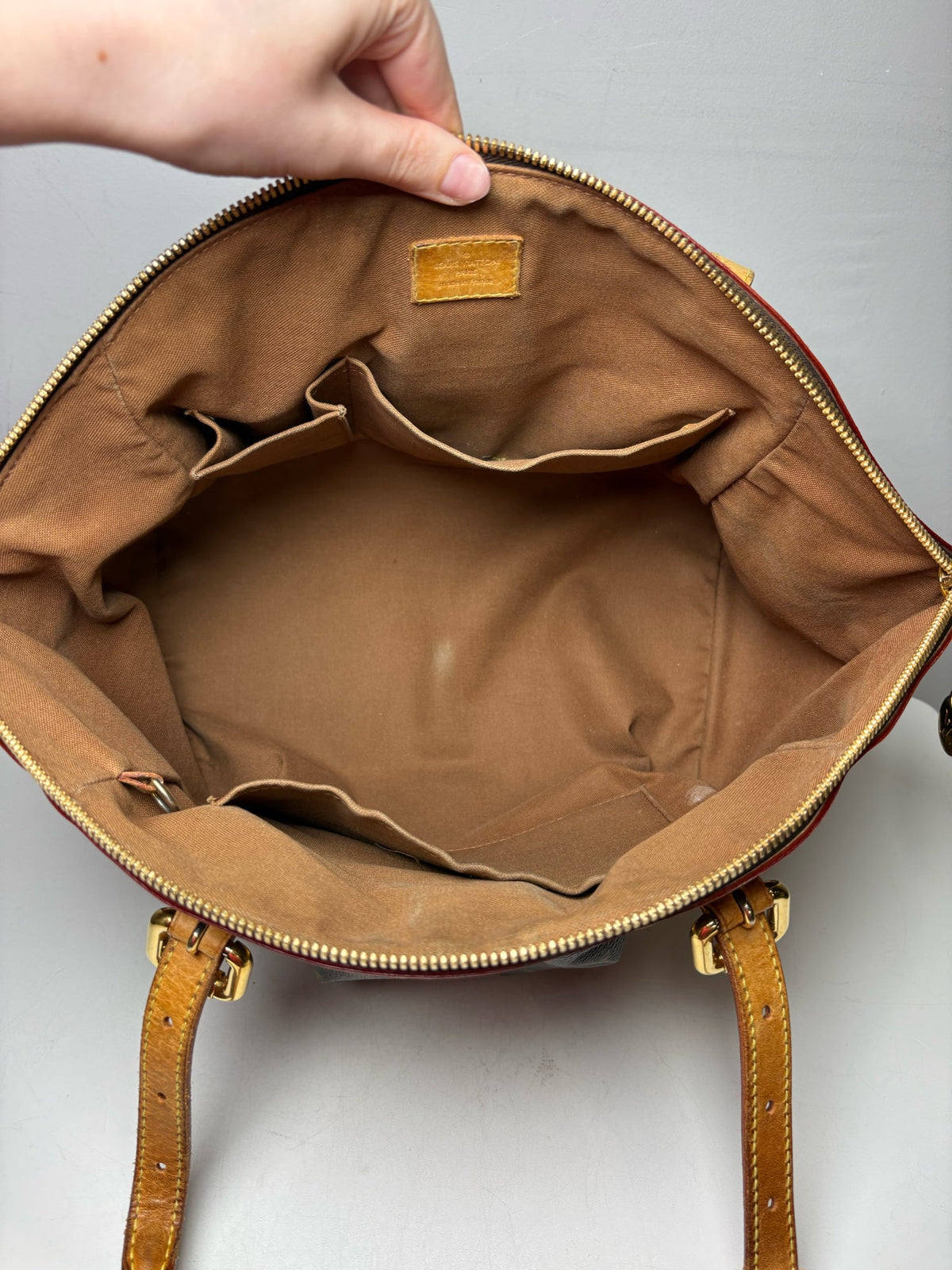 Women's Louis Vuitton Tivoli GM 2007 Monogram Coated Canvas Vachetta Leather Pre-Owned Tote Purse - VIDA STYLE SHOP