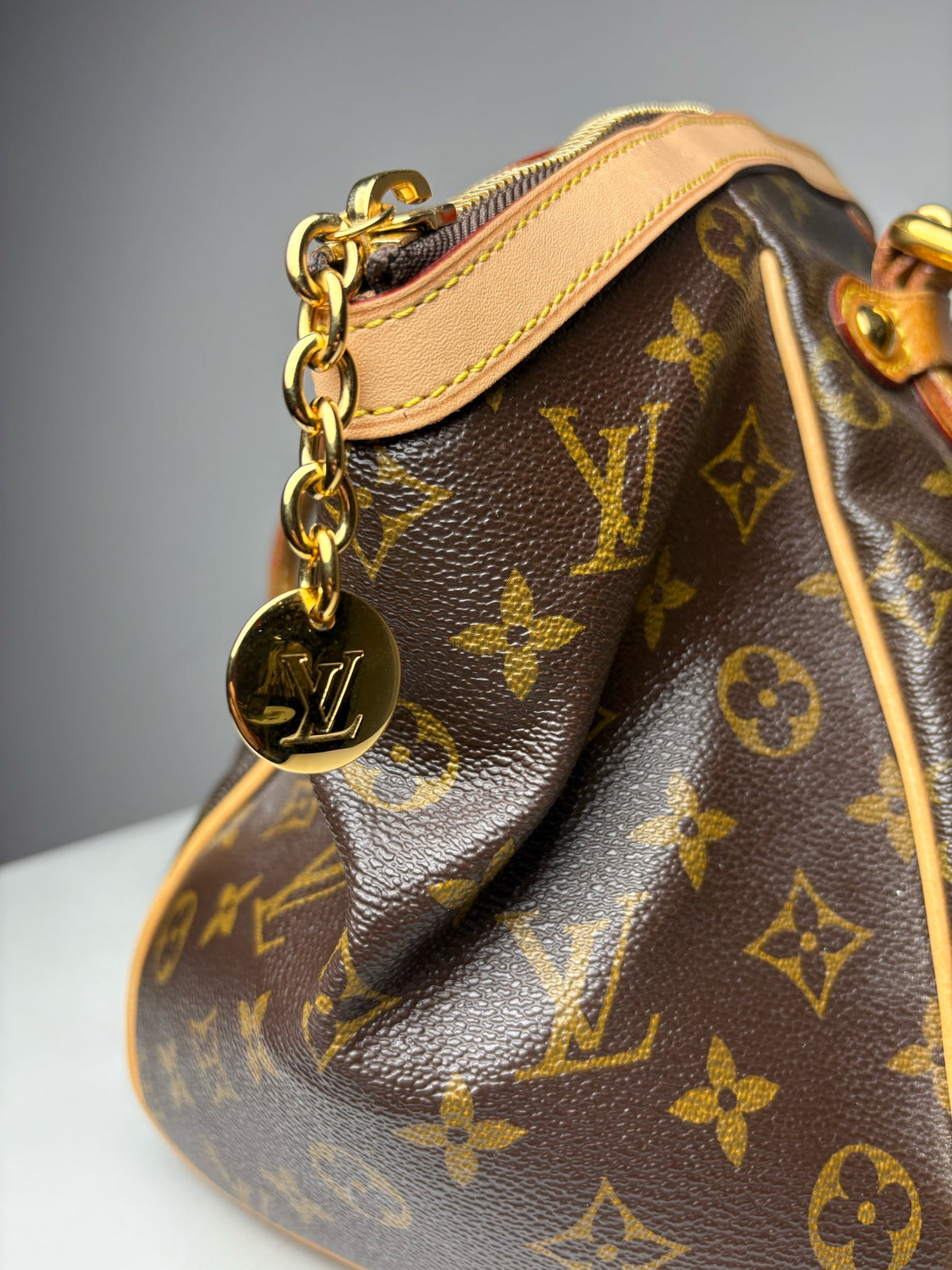 Women's Louis Vuitton Tivoli GM 2007 Monogram Coated Canvas Vachetta Leather Pre-Owned Tote Purse - VIDA STYLE SHOP