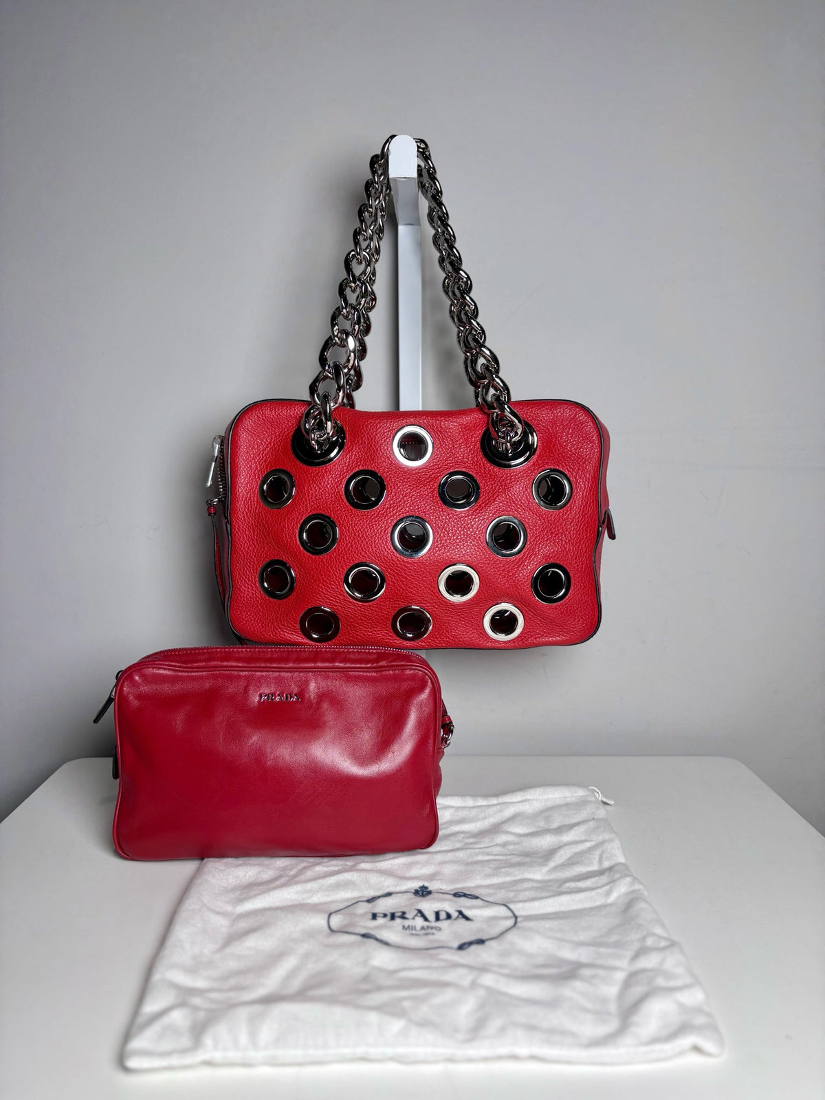 Women's Prada Vitello Daina Silver Grommets Leather Pre-owned Red Bag