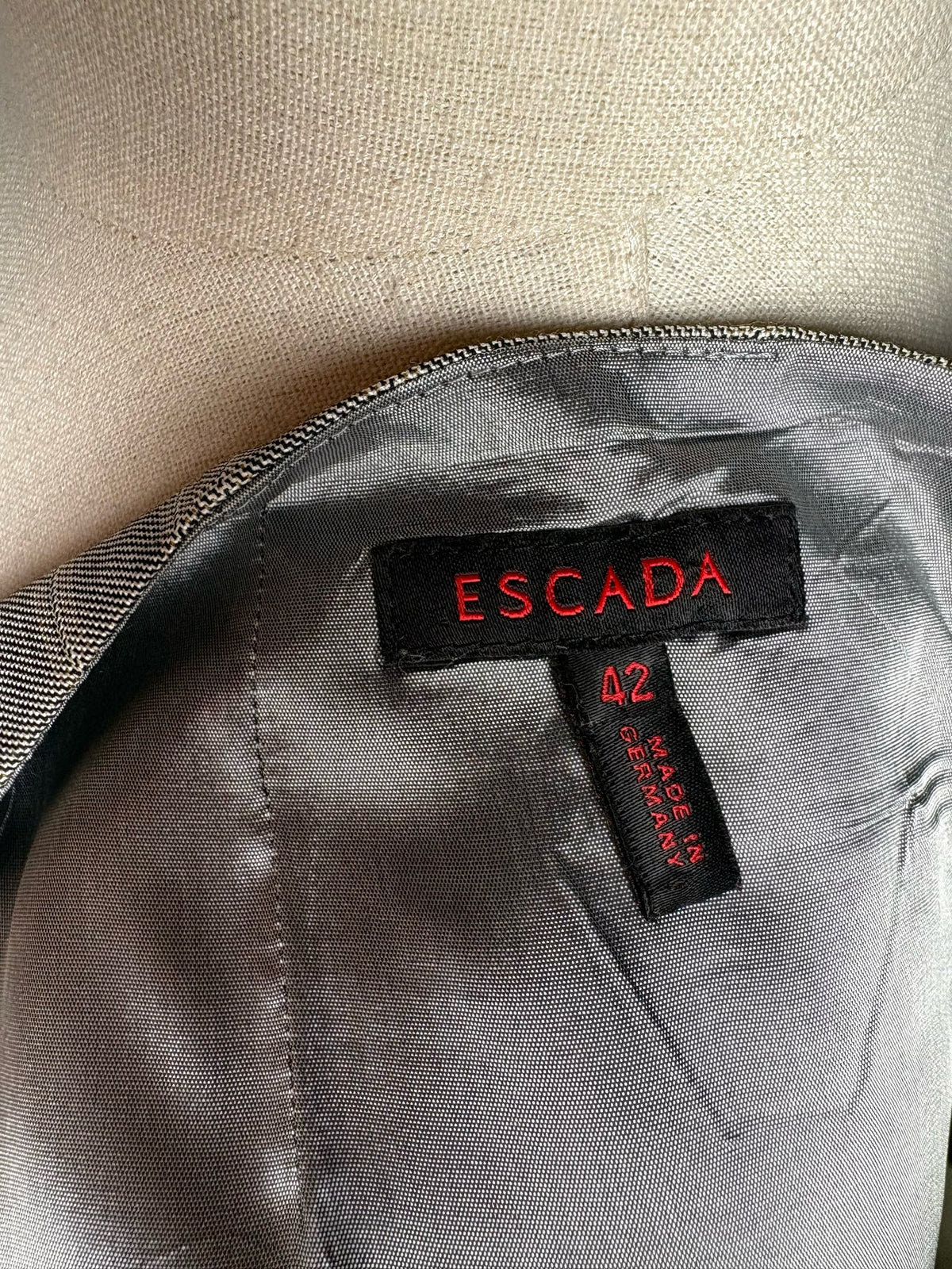 42 Women's Size 42 Escada Gray Pinstripc Pencil Pre-owned Skirt