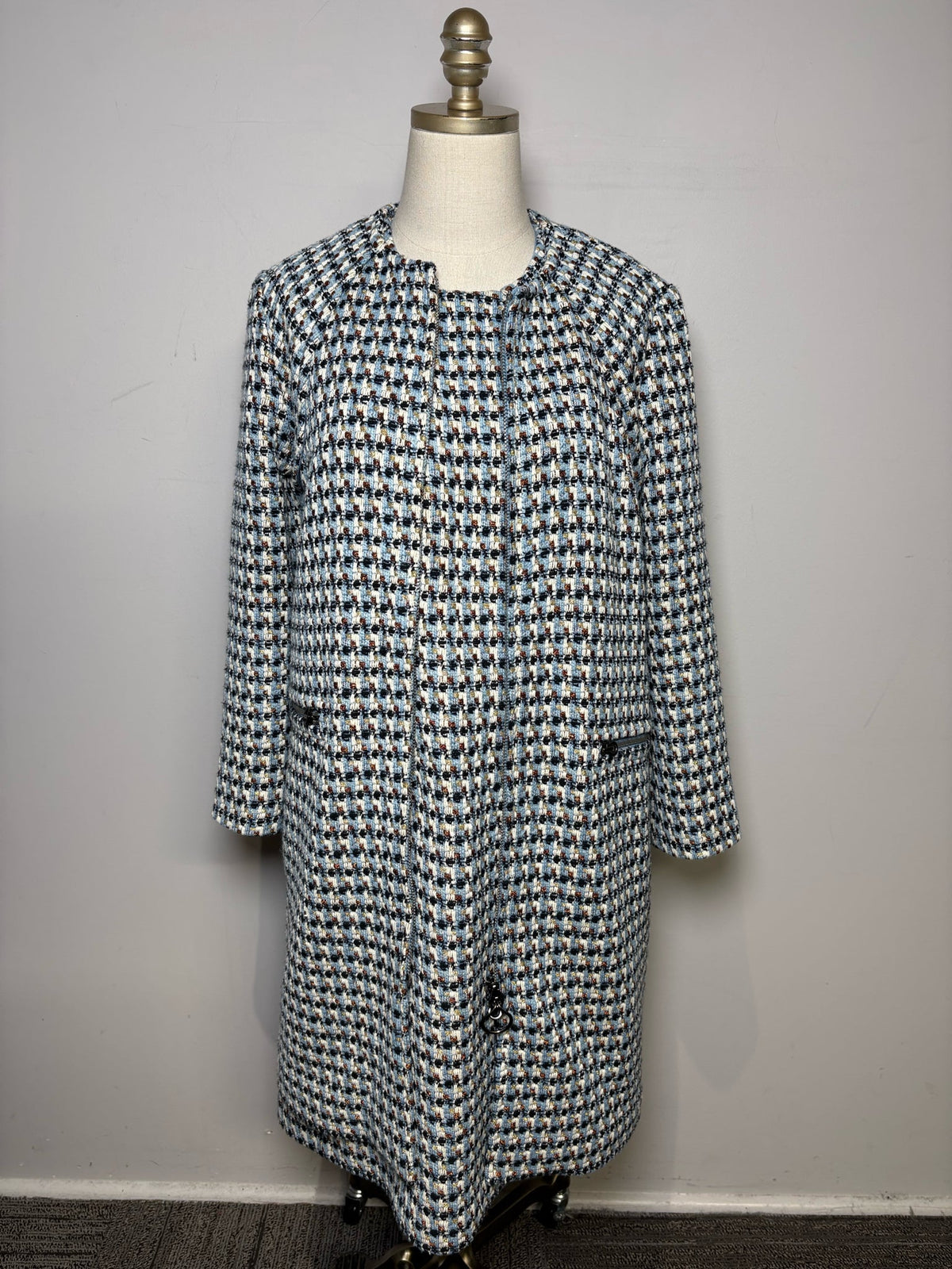 Women's Size 8 St. John Blue Metallic Textured Tweed Pre-Owned Sheath Dress - VIDA STYLE SHOP
