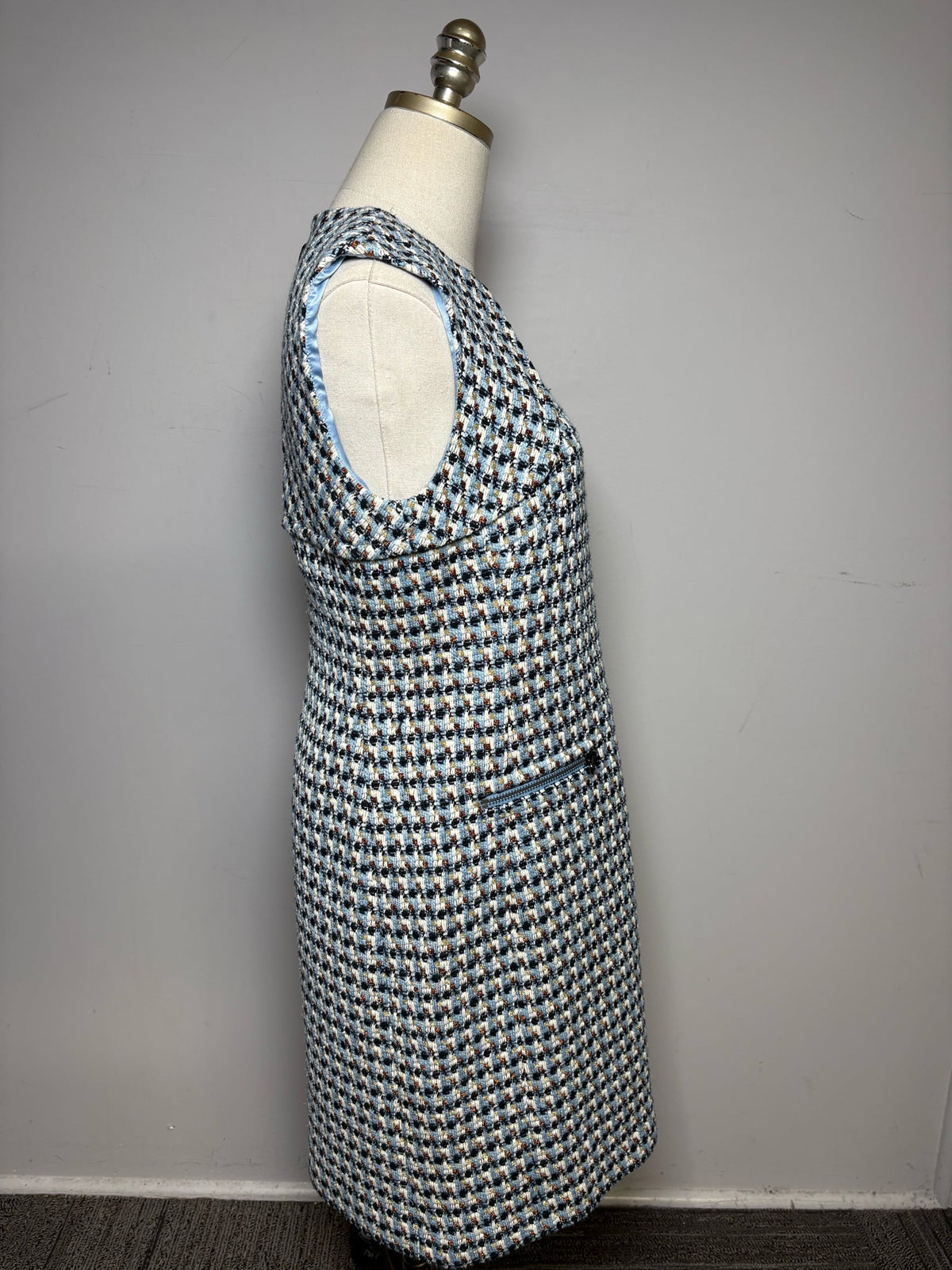 Women's Size 8 St. John Blue Metallic Textured Tweed Pre-Owned Sheath Dress - VIDA STYLE SHOP