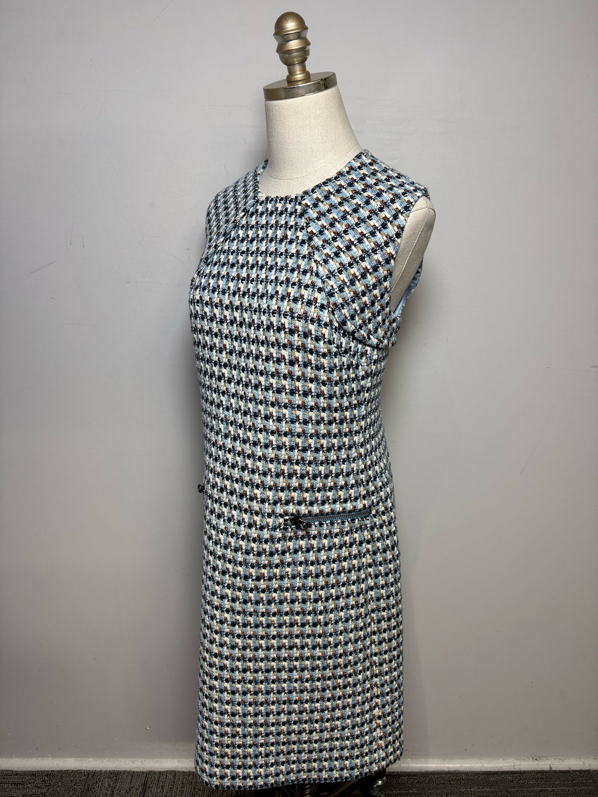 Women's Size 8 St. John Blue Metallic Textured Tweed Pre-Owned Sheath Dress - VIDA STYLE SHOP