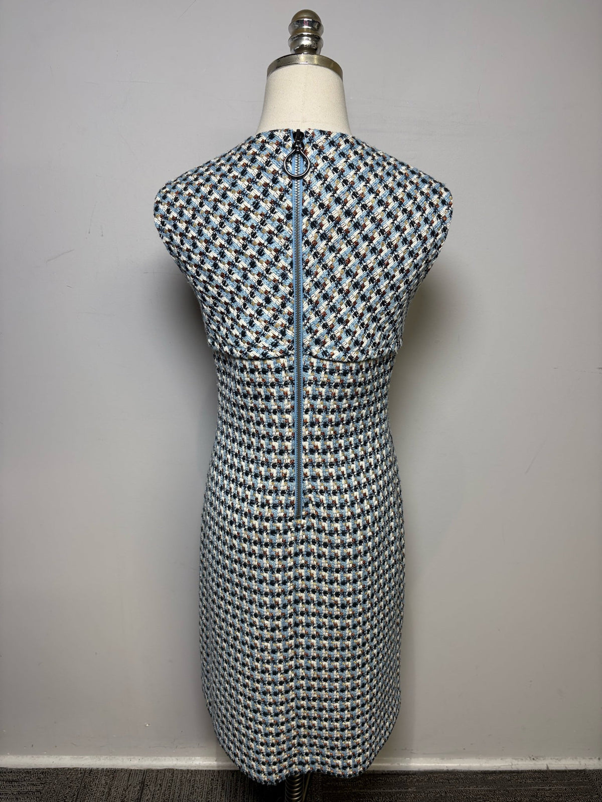 Women's Size 8 St. John Blue Metallic Textured Tweed Pre-Owned Sheath Dress - VIDA STYLE SHOP