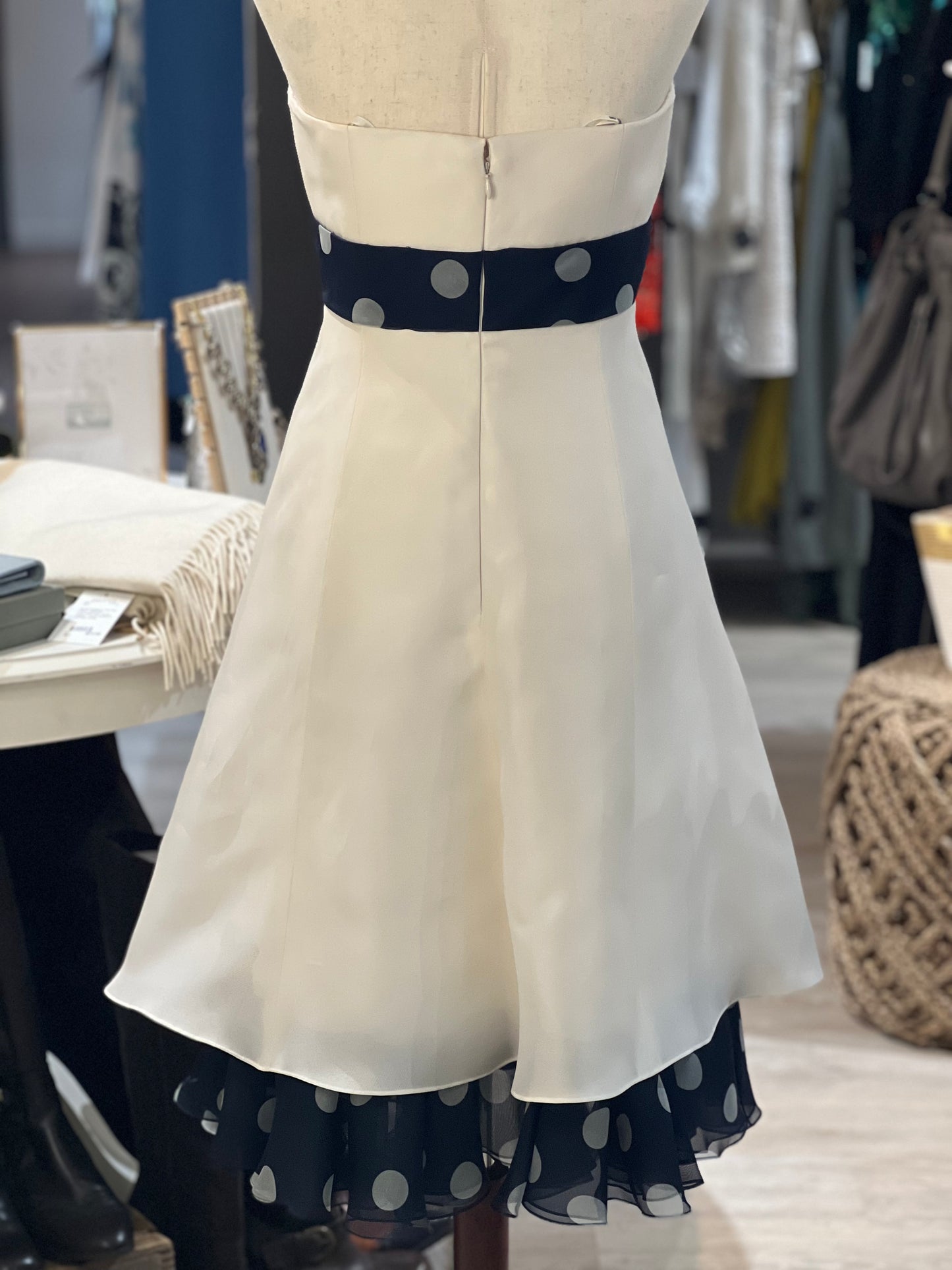 Melinda Eng Cream Bow Party Dress Size M